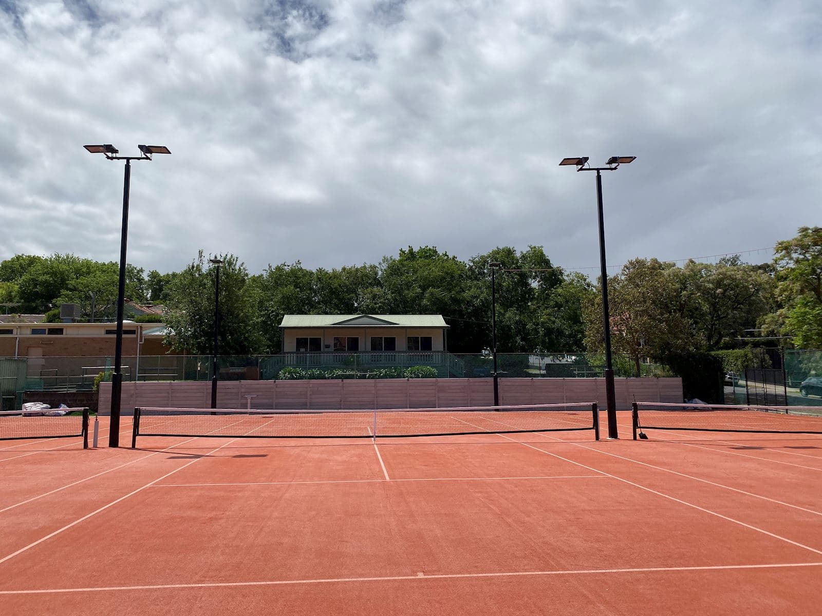 Ivanhoe Tennis Club tennis courts