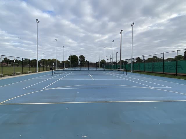 Keon Park Tennis Club tennis courts
